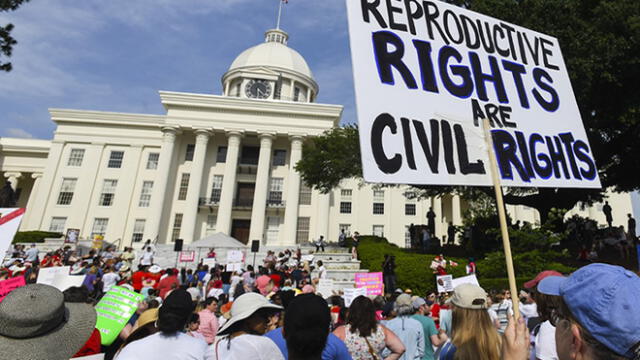 De no haber podido abortar "me habría matado", dice sobreviviente de violación en Alabama