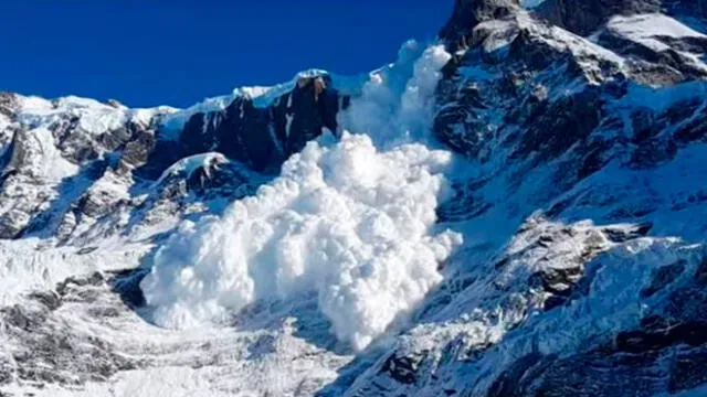 Milagroso rescate de niño sepultado bajo avalancha de nieve [FOTOS]