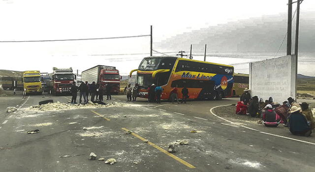 problemas. Protesta en Ilave provocó que buses que iban a Tacna, Moquegua y Bolivia no puedan llegar a sus destinos.