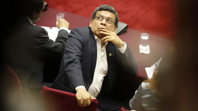 Frente Amplio presenta proyecto de ley para adelantar elecciones