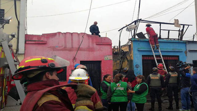 Callao: apoyan a evacuar a familias damnificadas por incendio