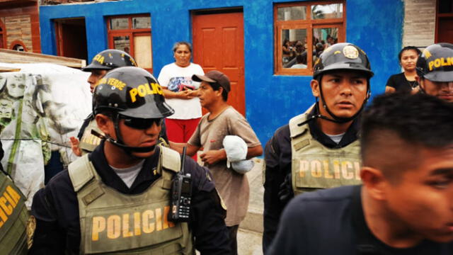 En poder de los delincuentes se halló droga, armas de fuego y celulares presuntamente robados. (Foto: PNP)