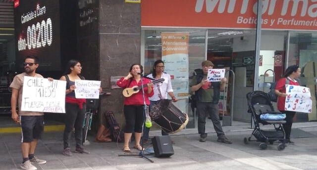 Residentes chilenos en Arequipa realizan plantón en respaldo a sus compatriotas