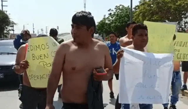 Taxistas protestan semidesnudos para exigir traslado de un menor de 7 años al INEN