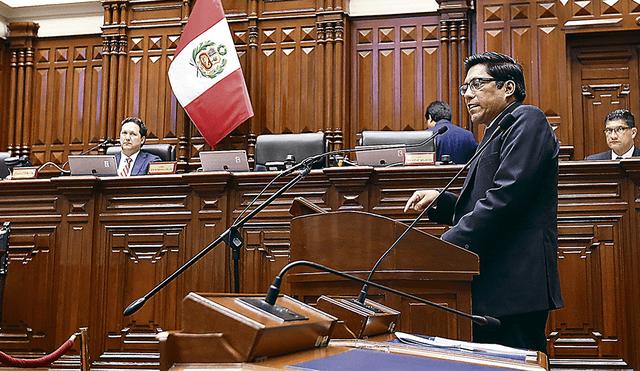 Ministro Vicente Zeballos afronta hoy interpelación 