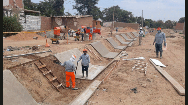 La rehabilitación se realiza en el canal Panaqué, luego de los daños que sufrió durante el fenómeno de El Niño. Foto: difusión