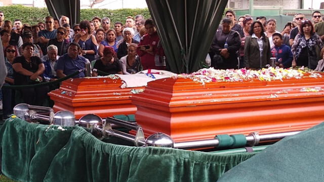 Estudiantes fueron sepultados juntos en el cementerio Parque del Recuerdo del Callao. (Foto: Grace Mora / La República)