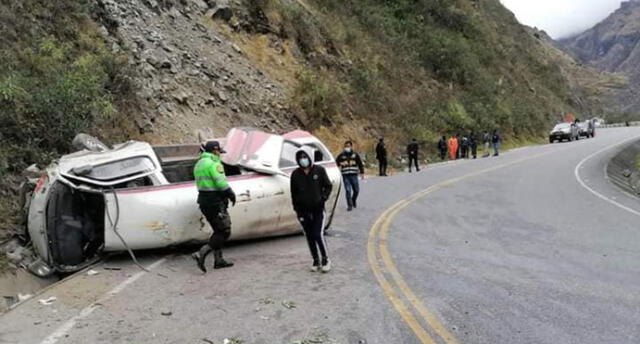 Combi se despistó y volcó en la carretera de Ollachea con Macusani. Foto: difusión
