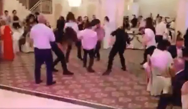Facebook: Pareja metalera se casa y su boda sorprende a todos [VIDEO]
