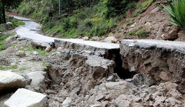 Áncash: Huaico arrasa 300 metros de carretera en Pallasca y aisla a más de 8 mil personas