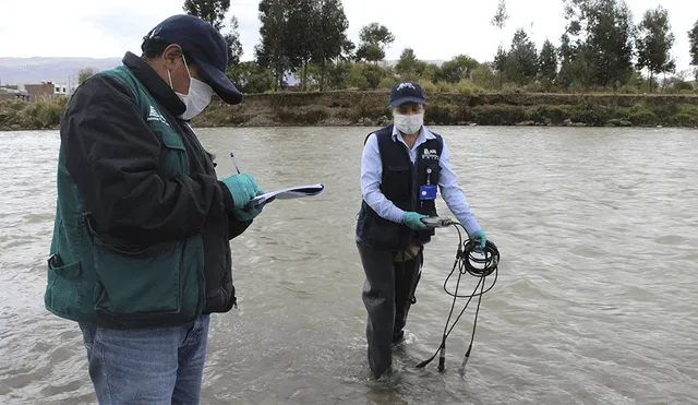 Realizan monitoreo de la calidad del agua en la cuenca Mantaro 