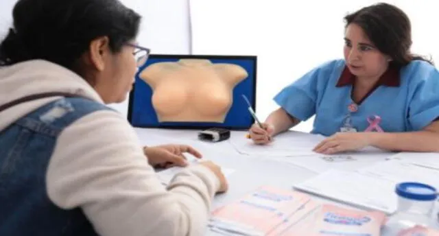 Promueven prevención de cáncer de mama en la Universidad Nacional del Altiplano.