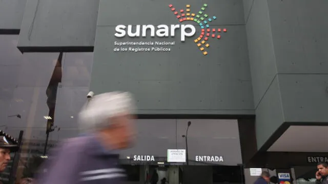 A través de un comunicado, Sunarp instó a los usuarios a respetar el distanciamiento en sus instalaciones. (Foto: Jhonel Rodríguez / La República)