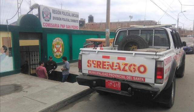 Chimbote: Iracundo sujeto golpea a su esposa y a dos policías