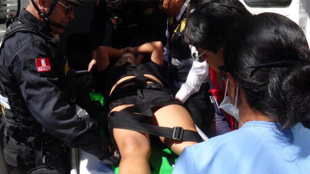 Arequipa: Joven es impactada tras cruzar intempestivamente la calle [VIDEO]