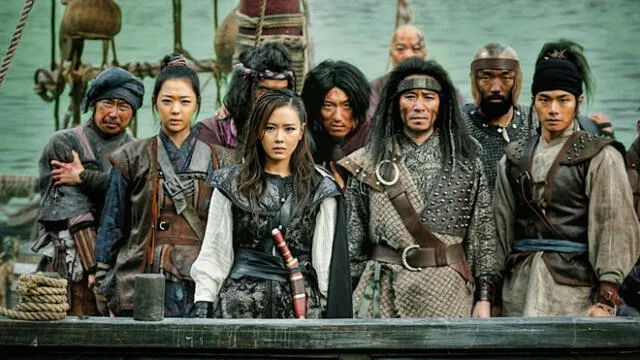 The Pirates es una taquillera película del 2014. Contó con reparto de lujo conformado por Son Ye Jin, Kim Nam Gil, Sulli, Lee Kyung Young, etc.