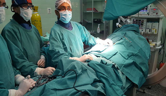 Hospital Dos de Mayo realiza intervención sin corte al corazón