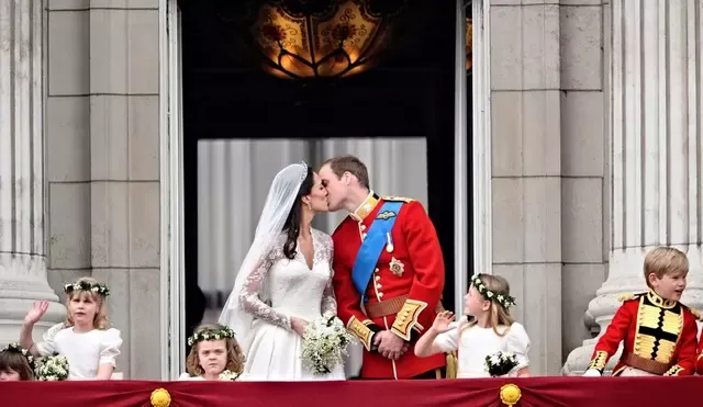 Los duques de Cambridge han sabido combinar la discreción con que llevan su vida familiar con el desempeño de sus obligaciones reales y las obras de caridad. Foto AFP