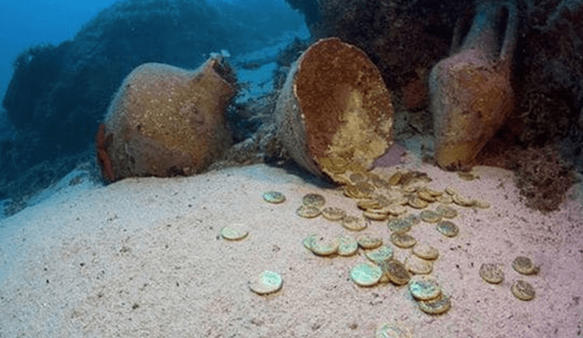 Encontró monedas en el mar, se las llevó y su vida dio un giro nefasto