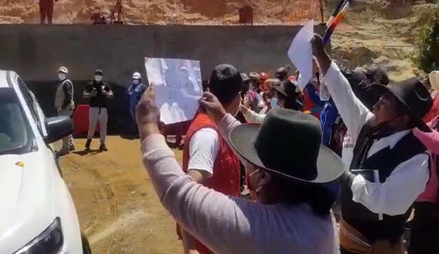Con carteles y arengas, pobladores de Tarata hicieron sentir sus reclamos. Foto: La República.