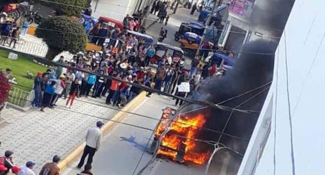 Cajamarca: ronderos capturan a presuntos ladrones y queman su mototaxi [VIDEO]