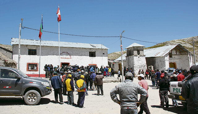 Moquegua entregó regalos en poblado de Tolapalca que está en disputa con Puno 