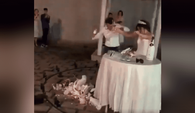 Facebook viral: mozo destapa champagne de espuma en boda, sin imaginar el desastre que provocaría [VIDEO] 