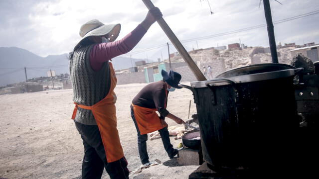 OLLA COMUN EN AREQUIPA DISTRITO DE YURA 
