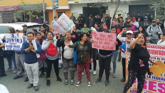 VMT: vecinos exigen que se reconozca a Guido Iñigo como alcalde [VIDEO]