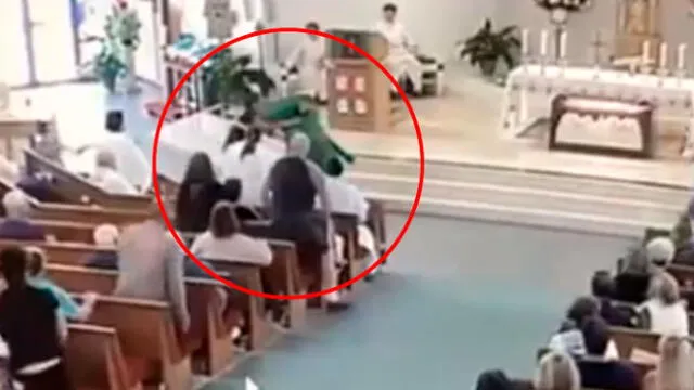 Sacerdote sufre una agresión en plena misa [VIDEO]