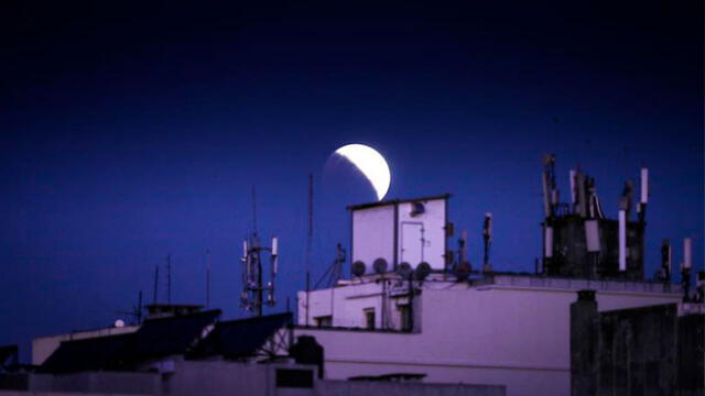 Uruguay. El eclipse lunar captado en el país sudamericano. Foto: EFE.