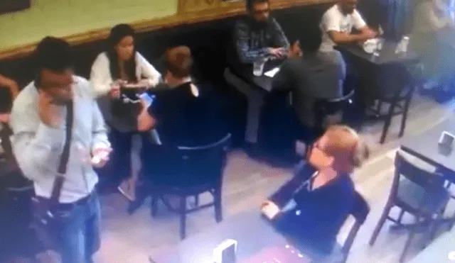 Facebook: captan a ladrona y su cómplice robando cartera en lujoso restaurante de San Isidro [VIDEO]