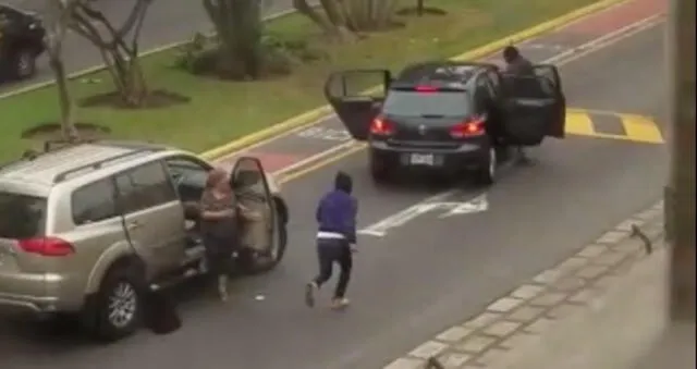 Surco: Marcas armados asaltan a mujer y le arrebatan al menos 15 mil soles [VIDEO]