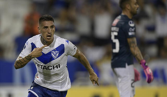 Vélez, con Luis Abram todo el partido, venció a Aucas en la fase 1 de la Copa Sudamericana 2020. Foto: AFP