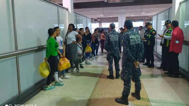 Cientos de venezolanos han sido expulsados del Perú en los últimos meses, muchos por participar en delitos y otros por documentación ilegal. Foto: TV Venezuela.