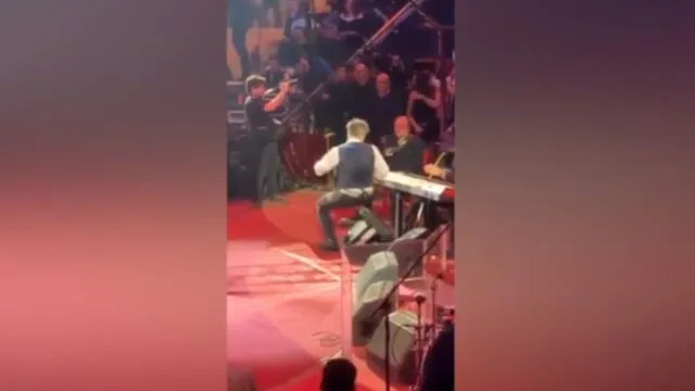 Alejandro Fernández no puede cantar y se cae por estar ebrio [VIDEO]