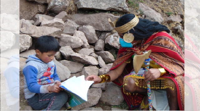 Cusco. Profesor Juan Ebert Quispe enseña con paciencia y en idioma quechua.