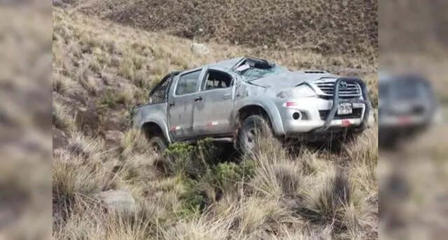 Arequipa: Dos regidores se salvan de morir en despiste de camioneta 