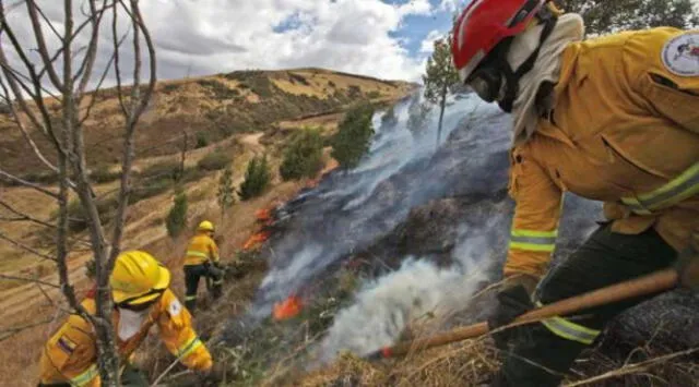 Bomberos de Cusco recibirán S/ 240 mil en herramientas para combatir incendios forestales