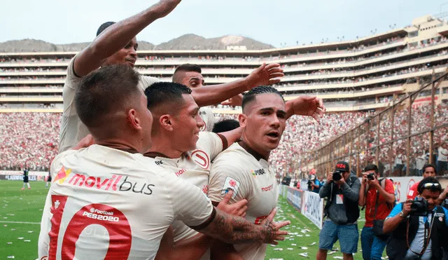 Universitario: Jonathan Dos Santos hace peculiar celebración similar a personaje de Dragon Ball Z.