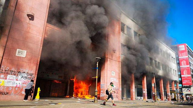 Incendio en el edificio del Gobierno de Concepción. Foto: difusión
