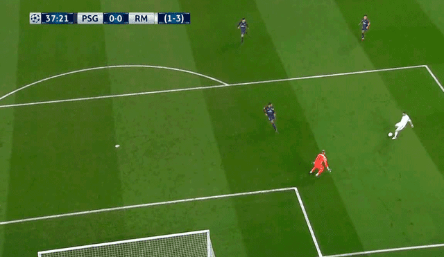 Real Madrid vs. PSG: Benzema estaba solo en el área, pero la falló [VIDEO]