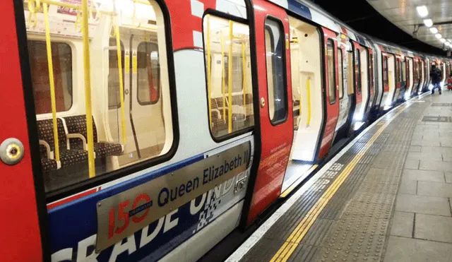 Padres salvan a bebé de ser atropellado por el metro en Londres