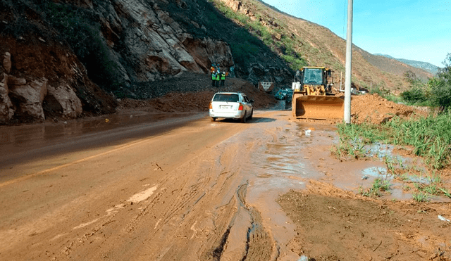 Cajamarca: restablecen tránsito a la costa tras limpieza de carretera 