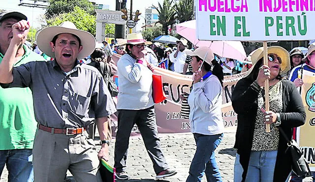 Maestros acatarán huelga si no se instala mesa en Arequipa