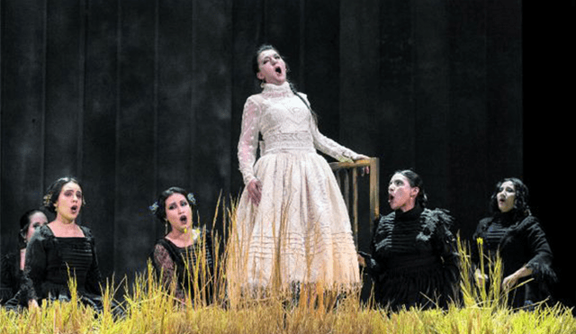 Heroína. Una escena de la ópera en donde la soprano argentina Jaquelina Livieri encarna a la bella Alzira.