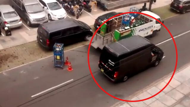 Denuncian a conductor que realiza peligrosa maniobra en vía pública [VIDEO]