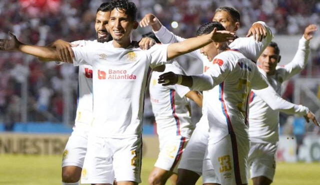 Olimpia ganó en la ida 3-2 a Alajuelense. Foto: difusión