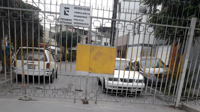 #YoDenuncio: vehículos se apropian de vía pública
