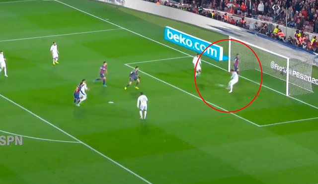 Sergio Ramos evitó el gol de Lionel Messi en el Barcelona vs. Real Madrid por la fecha 10 de la Liga Santander. | Foto: ESPN 2